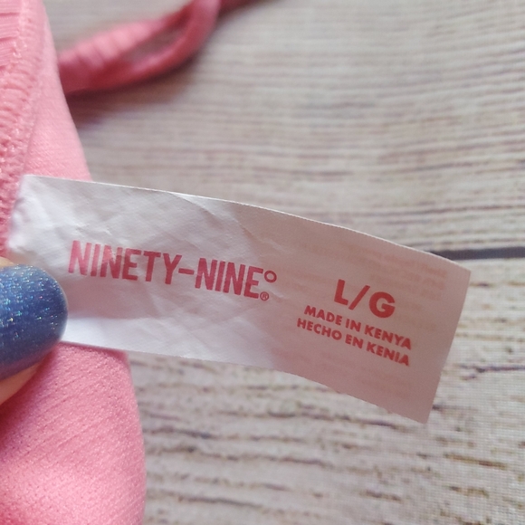 Ninety-Nine Ribbed Triangle Top - Picture 5 of 5